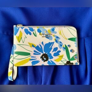 Kate Spade Lucy Floral Medium L-Zip Wristlet